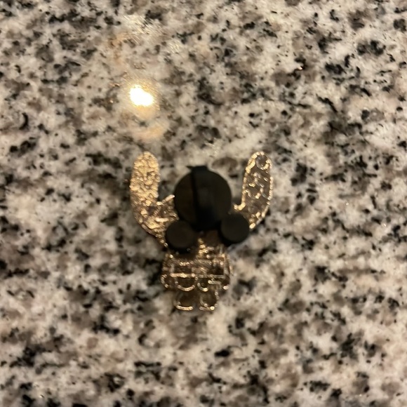 Disney pin - Picture 2 of 2